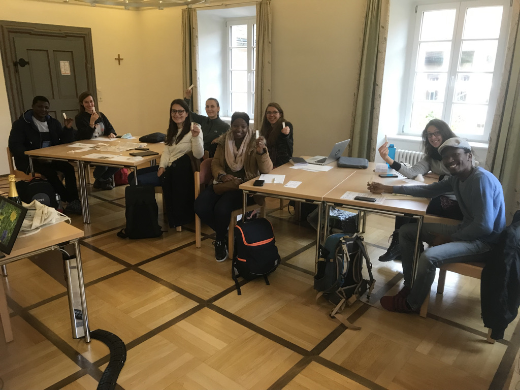 Pete Manning (@peteecology) on Twitter photo Negative tests all round at our lab group retreat 😀 Great discussion this morning on quantifying social-ecological systems and now off for a country hike 🥾 <a href="/geobiodiversity/">Senckenberg Research</a> <a href="/margot_neyret/">Margot Neyret</a> <a href="/KogganiD/">Koggani Dickson Koggani</a> @Dickson49855625 <a href="/Soferl90/">Sophie Peter</a> Negative tests all round at our lab group retreat 😀 Great discussion this morning on quantifying social-ecological systems and now off for a country hike 🥾 <a href="/geobiodiversity/">Senckenberg Research</a> <a href="/margot_neyret/">Margot Neyret</a> <a href="/KogganiD/">Koggani Dickson Koggani</a> @Dickson49855625 <a href="/Soferl90/">Sophie Peter</a>