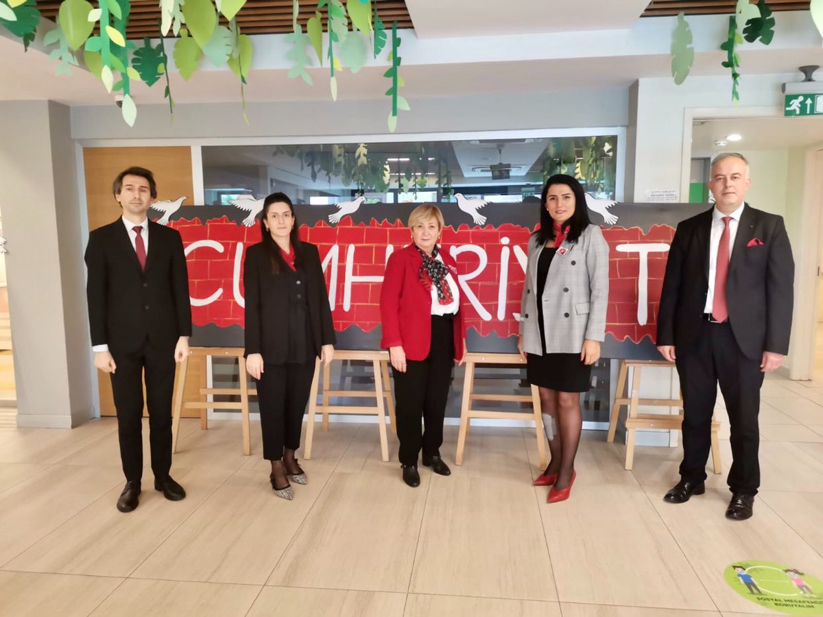 CUMHURİYETİN İLANININ 98. YILI İTÜ ETA VAKFI BEYOĞLU DOĞA KOLEJİ’NDE COŞKUYLA KUTLANDI🇹🇷🇹🇷🇹🇷 <a href="/alideniz_itu/">Prof. Dr. Ali Deniz</a> <a href="/EnisEryaman/">Enis Eryaman</a> <a href="/ozgurkapann/">Özgür Kapan</a> <a href="/baniyekocaman/">Baniye Kocaman</a> <a href="/gookhan_/">Gökhan Eroğlu</a> <a href="/ismaillulker/">İsmail ÜLKER</a> <a href="/hmervesezgin/">Merve Sezgin Arınç</a> <a href="/doga_beyoglu/">Doğa Koleji Beyoğlu Kampüsü</a> <a href="/DogaOkullari/">Doğa Koleji</a>