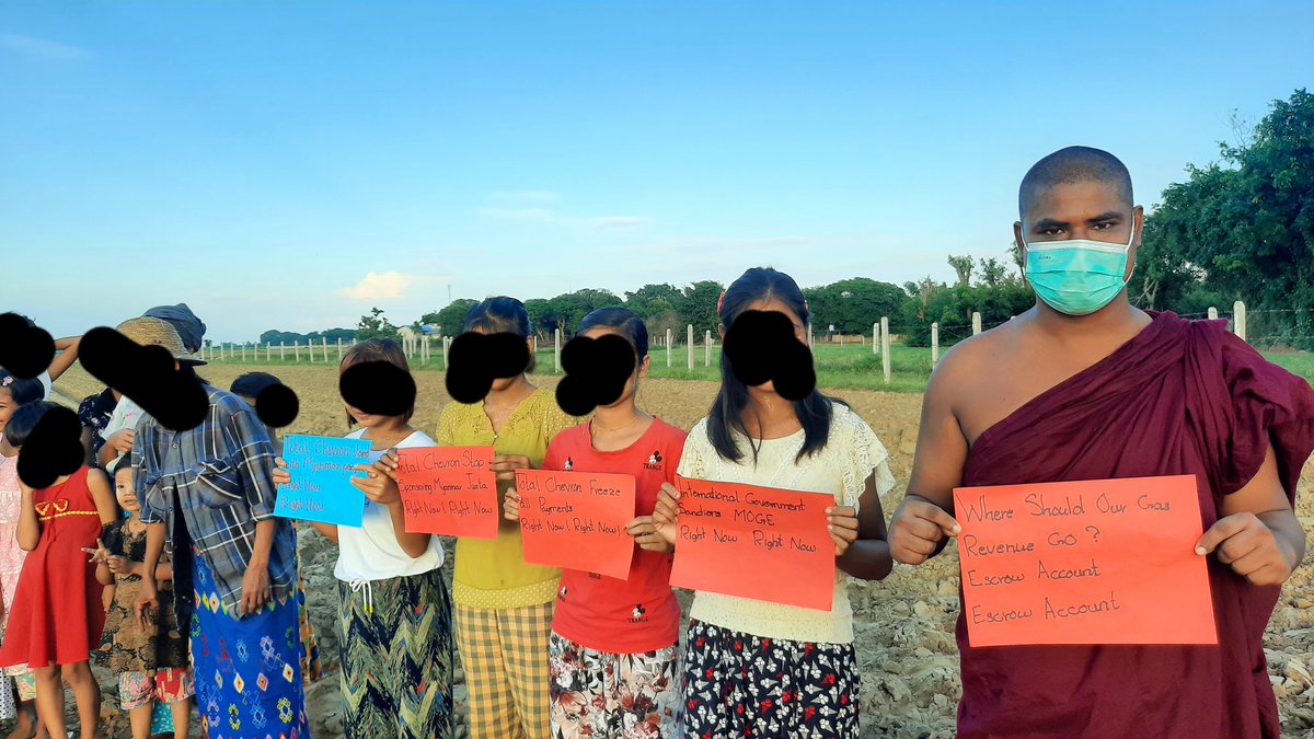 Wamtha2021's tweet photo. "မြန်မာပြည်ကိုကယ်တင်ရေး စစ်ကောင်စီကိုငွေမပေး"
 
ဖက်ဆစ်စစ်တပ်ကို ဆန့်ကျင်သပိတ်မှောက်ခဲ့တဲ့ ပြည်/ခွန်သပိတ်

#Oct28Coup

#အဂ္ဂဝံသ https://t.co/rREnsN5Hrd