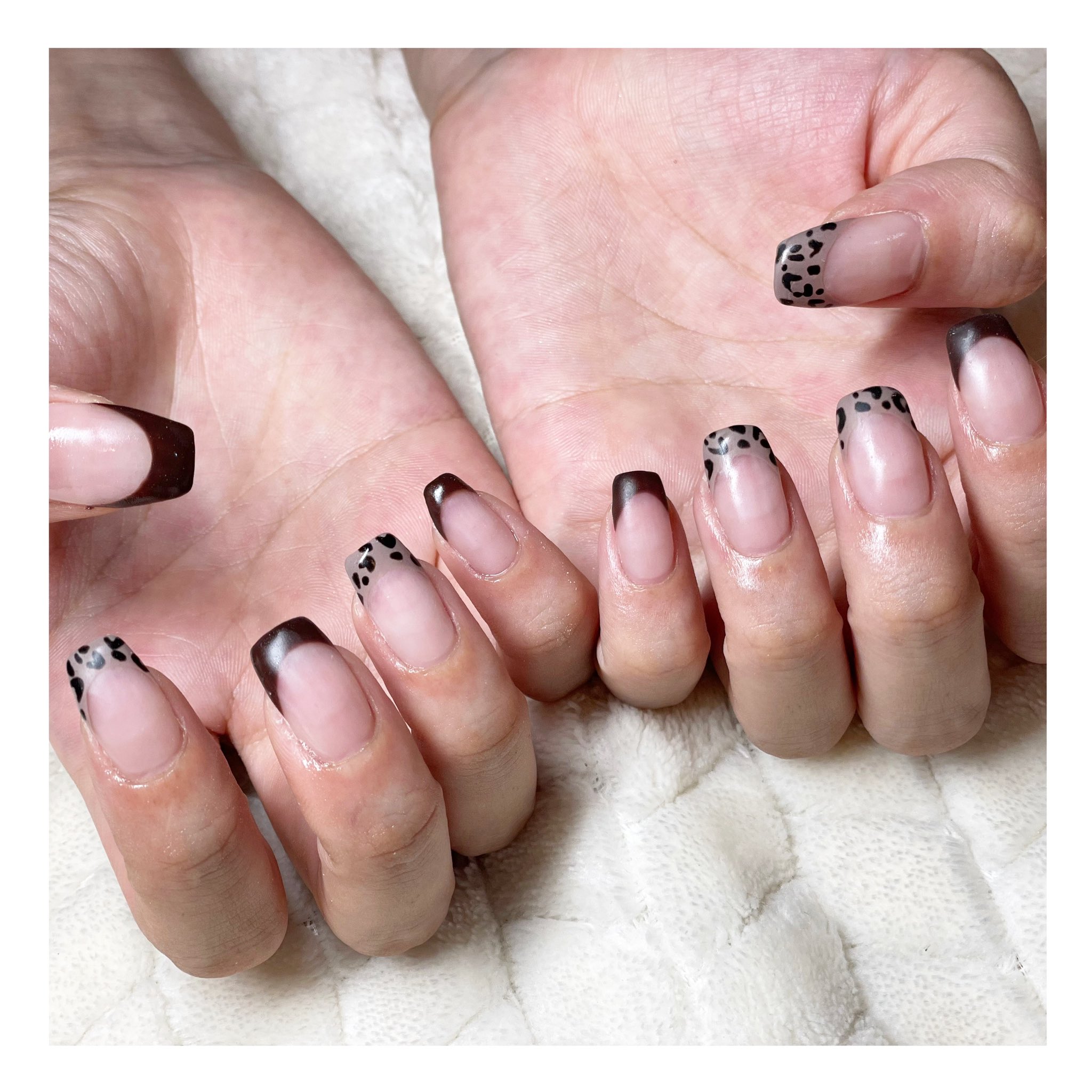 Lala Peach ヒョウ柄フレンチマット ヒョウ柄ネイル フレンチネイル マットネイル 秋色 秋ネイル 大阪 心斎橋 アメ村 ネイルサロン ジェルネイル ネイルデザイン ネイル ララピーチ T Co I3j7sqjwif Twitter