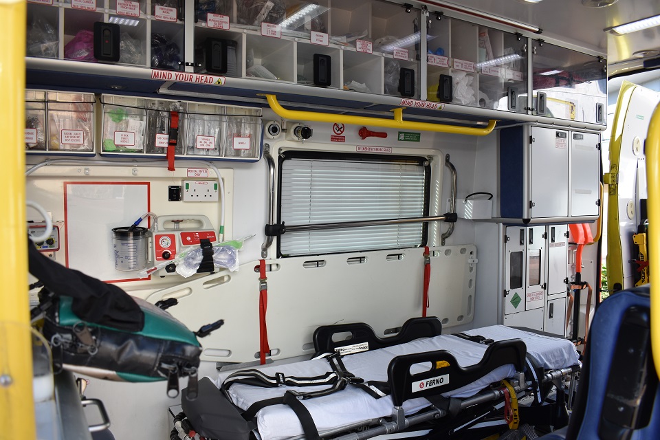 KeeleUniversity's tweet photo. Have you spotted our training ambulance on campus? 🚑 

Students on our new Paramedic Science course will be using this brilliant new resource to learn everything they need to know about their equipment before heading out on placements 🚨 

Read more ➡️ https://t.co/QBFUEI01gD https://t.co/x8MlHPZoDd