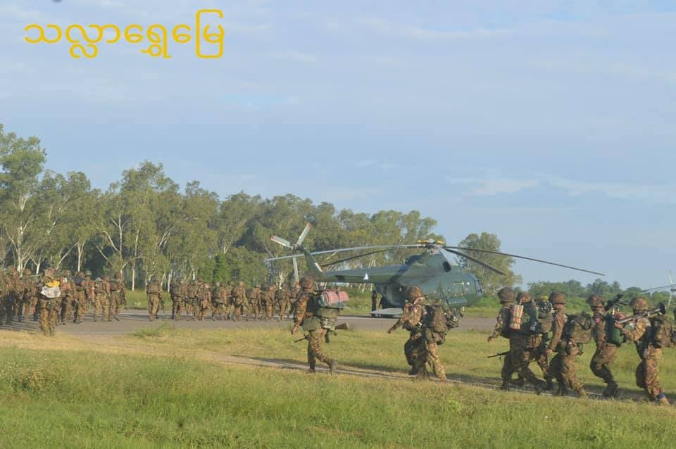 Khithitofficial's tweet photo. စစ်ကိုင်းတိုင်းတွင် အလောင်းမင်းတရား အထူးစစ်ဆင်ရေးအမည်ဖြင့် အကြမ်း ဖက်စစ်သားများကို စစ်ရဟတ်များဖြင့် ပို့ဆောင်ဟုဆို
ရန်ကုန်၊ အောက်တိုဘာ ၂၈ 
စစ်ကိုင်းတိုင်းအတွင်းရှိ ပြည်သူ့ကာကွယ်ရေးတပ်ဖွဲ့ PDF များကို တိုက်ခိုက်ရန် အလောင်း မင်းတရား

Read More -> https://t.co/2YCc6zQBDO https://t.co/Zu5RrRMgrx