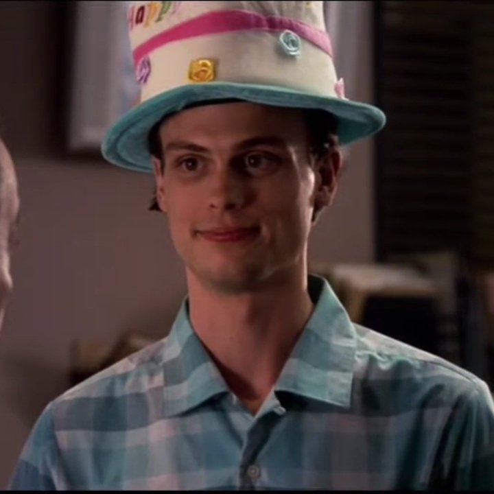 thinkreid's tweet photo. shut up and wish spencer reid a happy birthday ✋🏻 https://t.co/pgVWVsdMxT