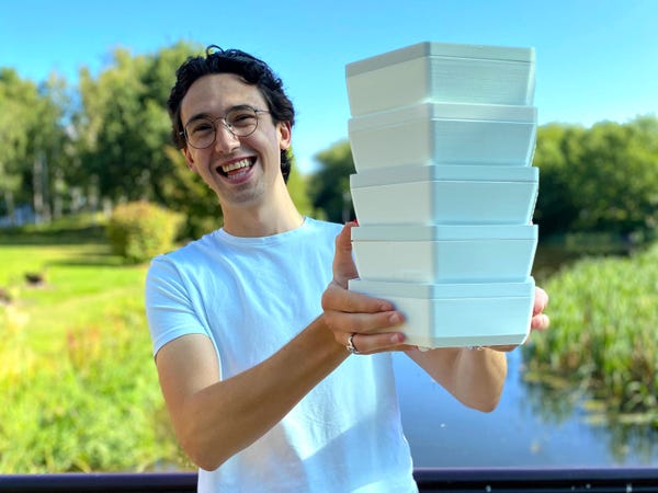 Hot off the press🔥

Very exciting news from #HuckletreeWest members @BeoBia_ltd this week. Founder Thomas won the People’s Choice Award at The Barclays Entrepreneur Awards 2021. Congratulations Thomas!

Explore the other winners:
ow.ly/qZ1H50GA33g