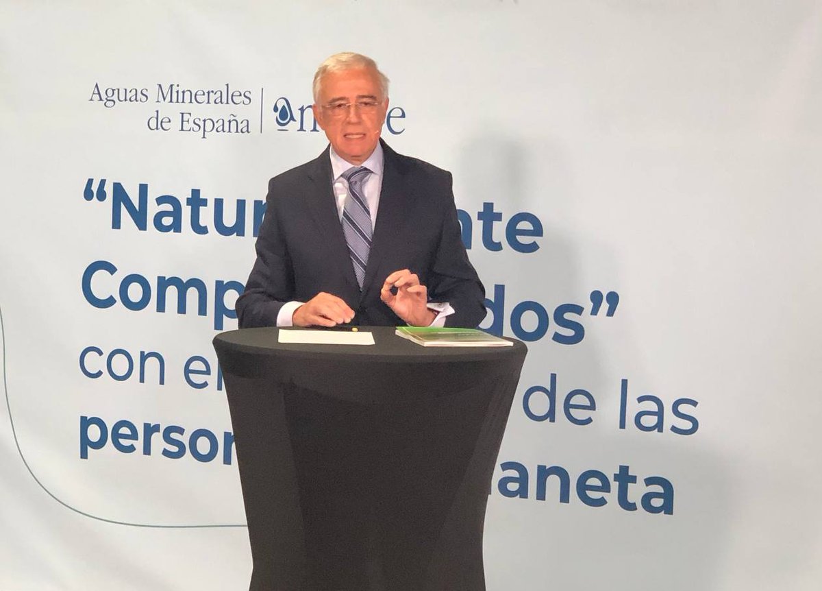 aneabe's tweet photo. Francisco Vallejo, Presidente de @aneabe, ha sido el encargado de clausurar la 
III #JSostenibilidadANEABE

#Aguas #Aguasminerales #Sostenibilidad #aneabe #progreso #diseño #ecodiseño #envases https://t.co/lzOFcvVnyL