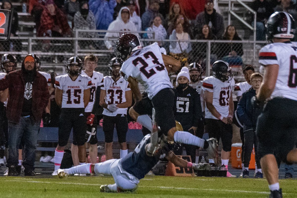 coachjohnson59's tweet photo. Excited for another Gameday with the Big Black!! 4PM at the NAAC vs. Columbine! #Grind #Climb 🐾⚫️⚪️🔴🏴‍☠️ https://t.co/sYN2DicIf2