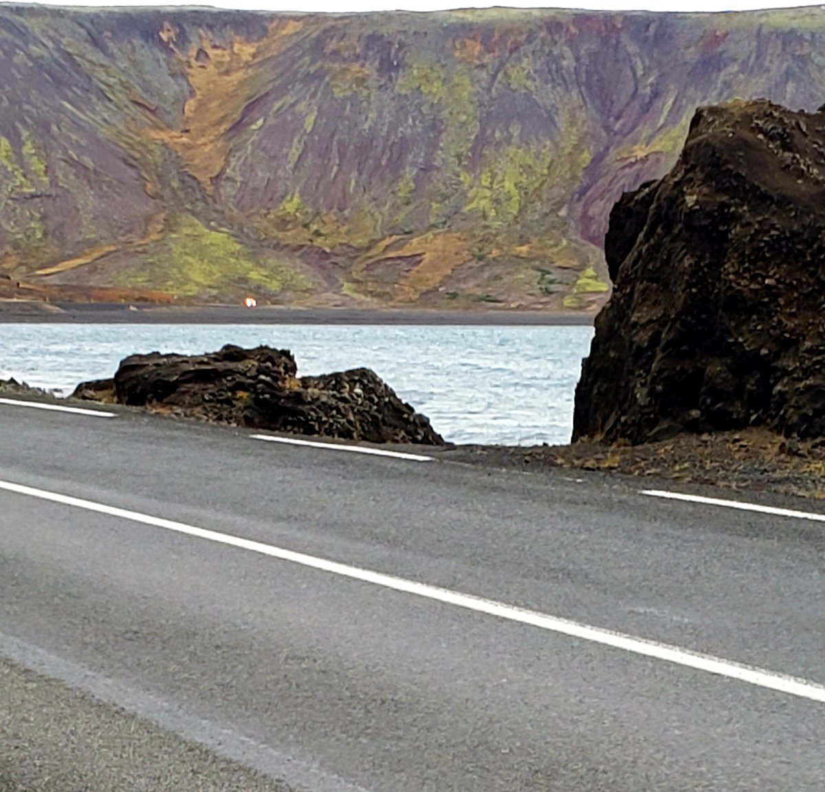 nanplou's tweet photo. The beauty of Iceland! #RoadTrip https://t.co/CQhBG9mTlJ