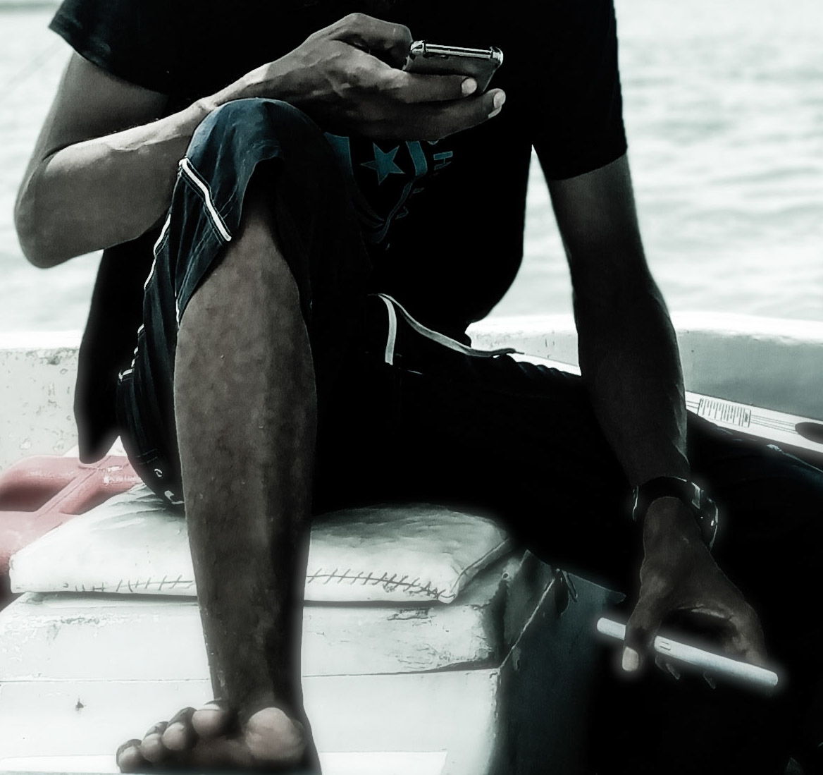 LamuLens's tweet photo. 'UNGANISHA AFRIKA'
Are you part of Digital Africa 🌍?
'Unganisha Afrika' mean 'Connect Africa' in Swahili.
#lamulens #thelamunian #lamu #digitalafrica #africaconnect #connectafrica #blackandwhite #potraintsphotography #lamupotraits #africanpotraits #Africa #Connectivity #CONNECT https://t.co/Fag9gazShP