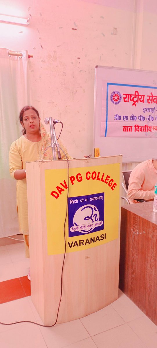 rebelvaibhav's tweet image. राष्ट्रीय सेवा योजना के अंतर्गत चलाये जा रहे स्वच्छता अभियान पखवाड़े का अंतिम दिन।
आज का कार्यक्रम डी ए वी पीजी कॉलेज में सम्पन्न हुआ। सबने स्वच्छता के प्रति लोगो को जागरूक करने व स्वच्छता व समाज की भलाई हेतु समर्पित होने का संकल्प लिया ।
#unitF
#NSS 
@NssBhu 
@bhupro
@_NSSIndia