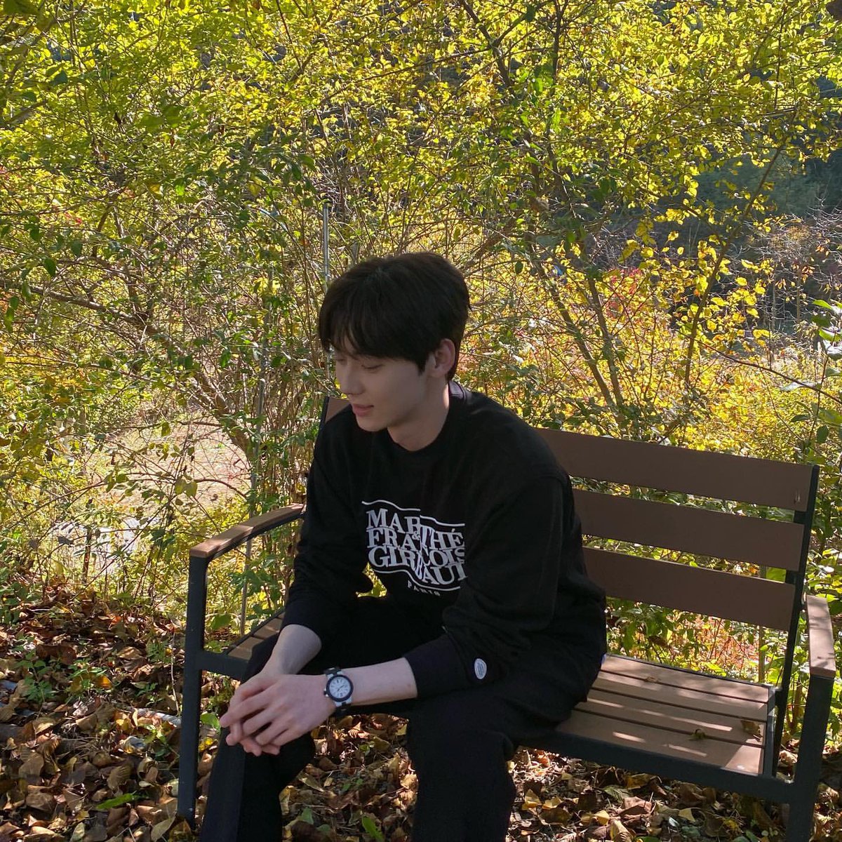 hwang_stagram's tweet photo. 20211028 [optimushwang] 🍃🍂
#광고 #불가리 #불가리워치 #불가리알루미늄 @bulgari
https://t.co/KMSaxtVDGh
#황민현 #Hwangminhyun https://t.co/Yk7hIAtZwE