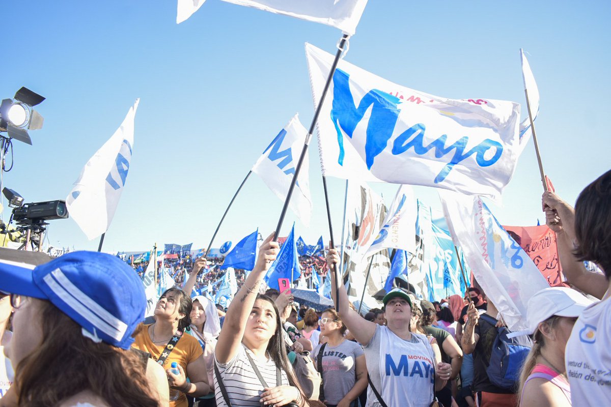 HurlinghamMayo's tweet photo. A 11 años del paso a la inmortalidad de Néstor Kirchner, nos encontramos en el Club Atlético Morón para honrar su legado junto a más de 30 mil militantes 🐧✌️ https://t.co/idkdOkDJjt