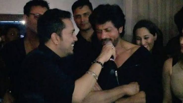 MikaSingh's tweet photo. Congratulations to #AryanKhan and to the other accused for getting bail. I’m so happy that it was finally granted, bro @iamsrk Bhagwan ke ghar mein der hai andher nahi. You have contributed hugely to the fraternity. God bless both you and your family. 🙏🏼 https://t.co/nF5omCTyAg
