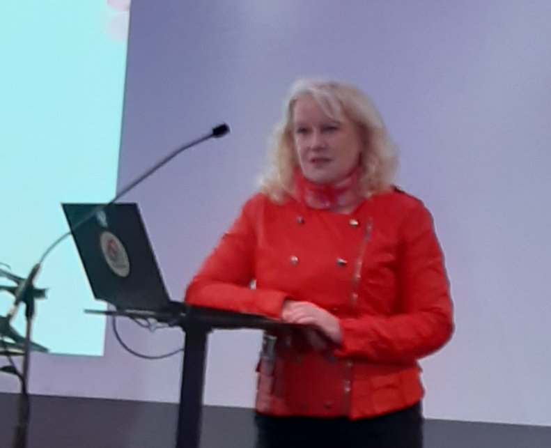 Kohtaamon ja <a href="/TESSUprojekti/">TESSU-projekti</a> loppuseminaarin viimeiset sanat itseoikeutetusti yhdeltä #Ohjaamot äidiltä Marja Pudakselta 👌 <a href="/elykeskisuomi/">ELY Keski-Suomi</a>