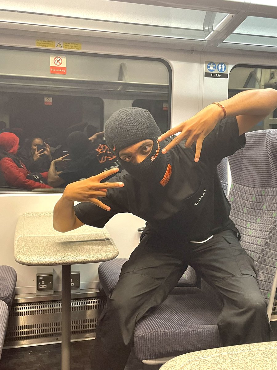 shanggeth1's tweet photo. Spooky Szn🎃 https://t.co/FcqQOcYosQ