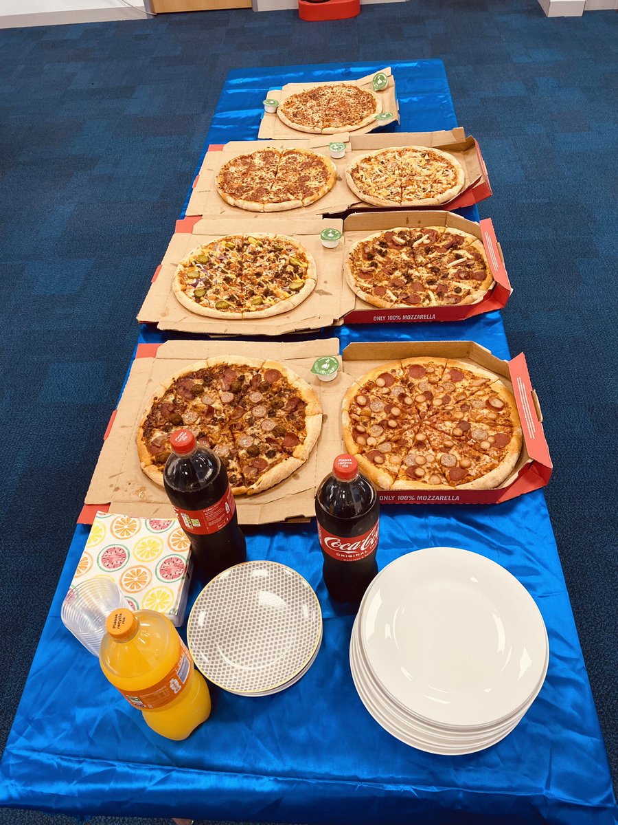 CSSCloudLTD's tweet photo. Lunchtime ! #hungryengineers #dominospizza https://t.co/1n4g4oRvWY