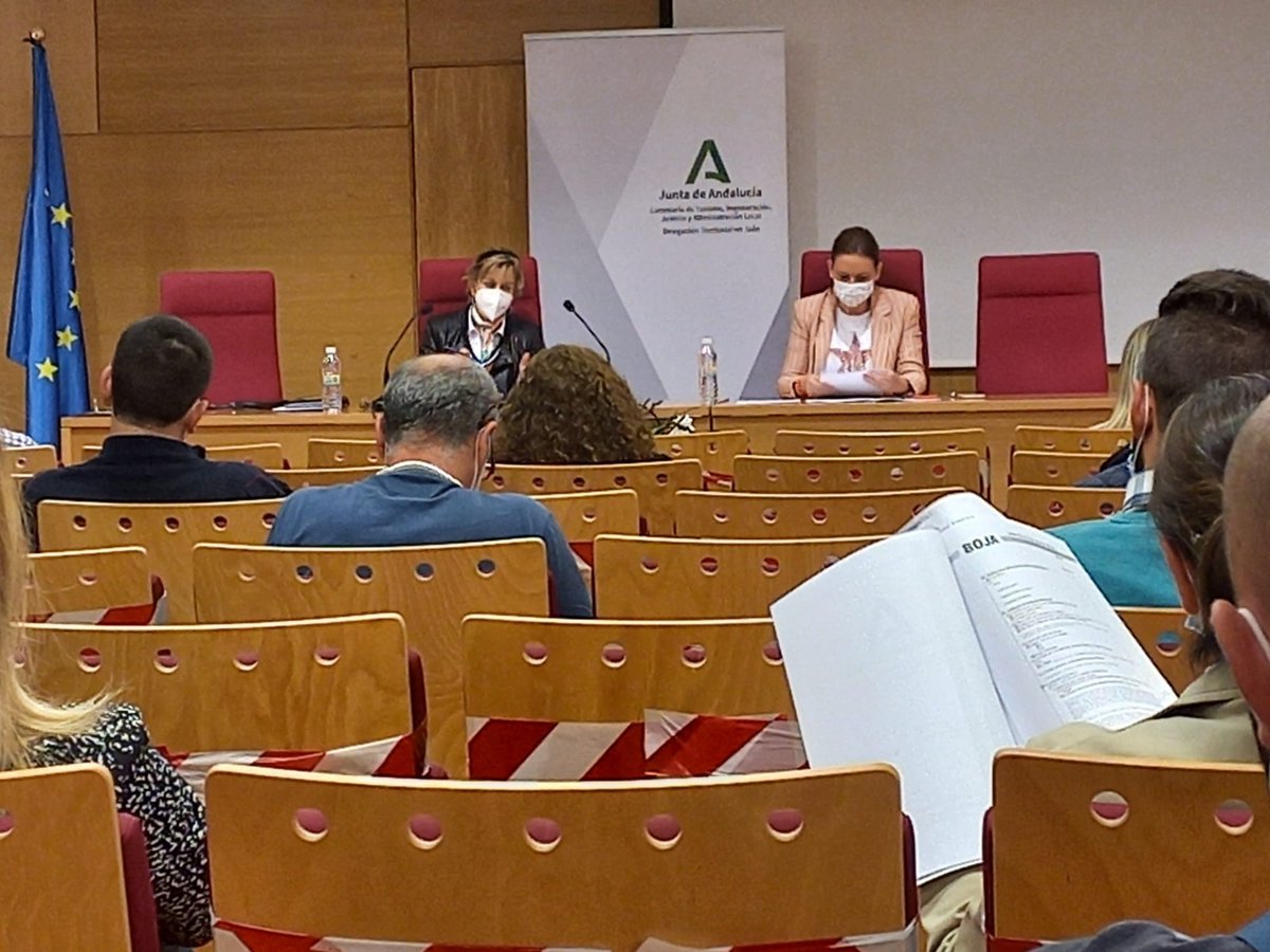 TurismoAND's tweet photo. 💪🏻Apostamos por la🌐#digitalización de empresas turísticas en #Jaén con una inversión de 170.000€
🔊 DT @Marian_Adan_Paz se ha reunido con empresas que han recibido las ayudas #Pymetic✅
🗣"La digitalización es clave para la recuperación y el crecimiento del turismo interior" https://t.co/qgmWHF1kui