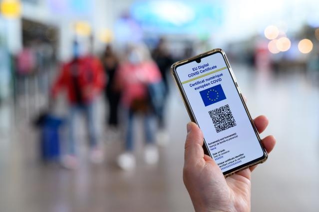 The UK has now fully (and quietly) joined the EU's #VaccinePassport system, the Commission confirms today. 

That means EU countries will recognise a UK NHS vaccine QR code, and the UK will recognise EU QR codes.

UK joins other non-EU countries in system such as 🇨🇭🇳🇴🇮🇱🇲🇦🇺🇦🇲🇰 .