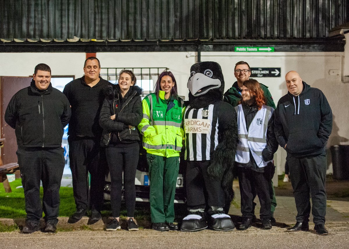 jimdarrah908's tweet photo. @corbytownfc The lovely people who keep us all safe at Steel Park; and a large bird @RobbieTheRaven @CardiganCorby https://t.co/PdzXbXuCqC