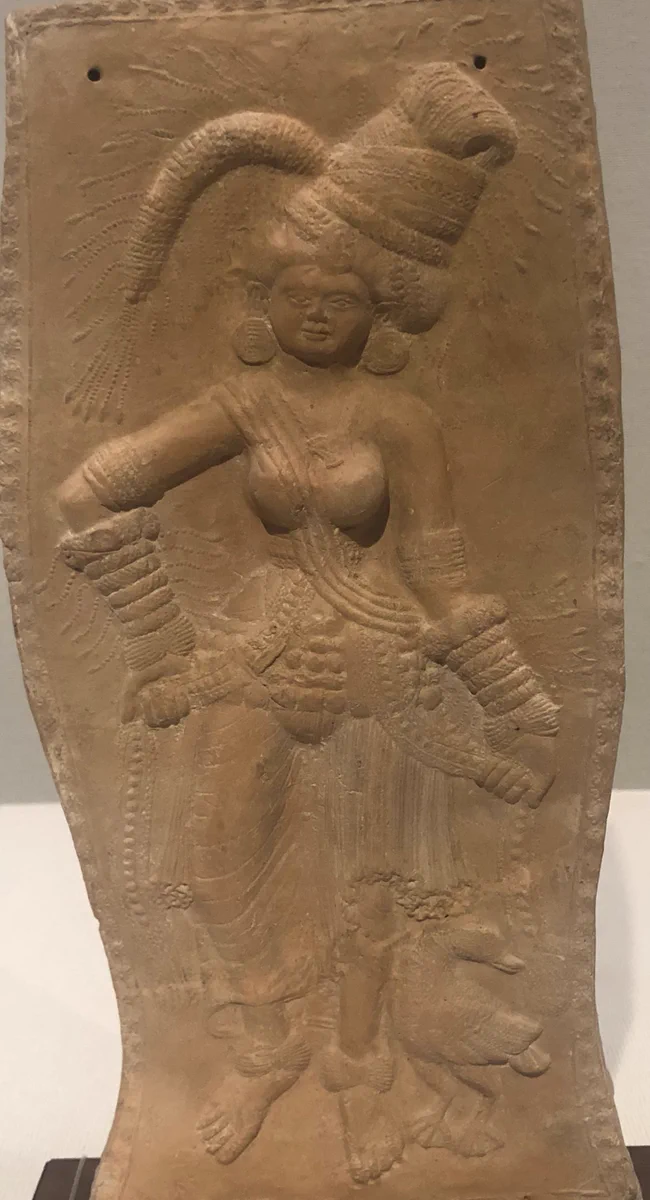 伝統的なアジア風女神像の彫刻 龍谷ミュージアム元館長のつぶやき on X: 