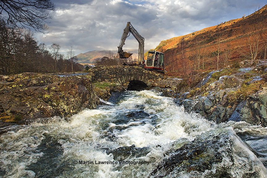 Really hope all this rain in Cumbria doesn’t result in conditions like the photo I took of Ashness Bridge in 2015. Stay safe everyone #LakeDistrict #floods #martinlawrencephotography #cumbria #CumbriaRoads #ashnessbridge #rain #StaySafe