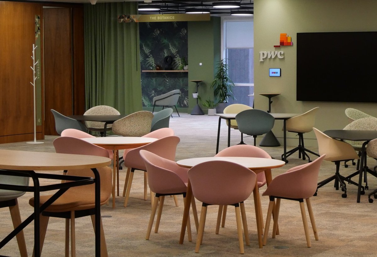 JPBarker_Strat's tweet photo. Ahead of #Cop26 starting, @PwC_UK has opened a 700 sq m Net Zero Hub in its Glasgow office. With a 73% carbon reduction compared to the previous fitout, it is from here that we will  lead conversations with businesses on how we can all work together to reach #NetZero https://t.co/BfYPBexfrD