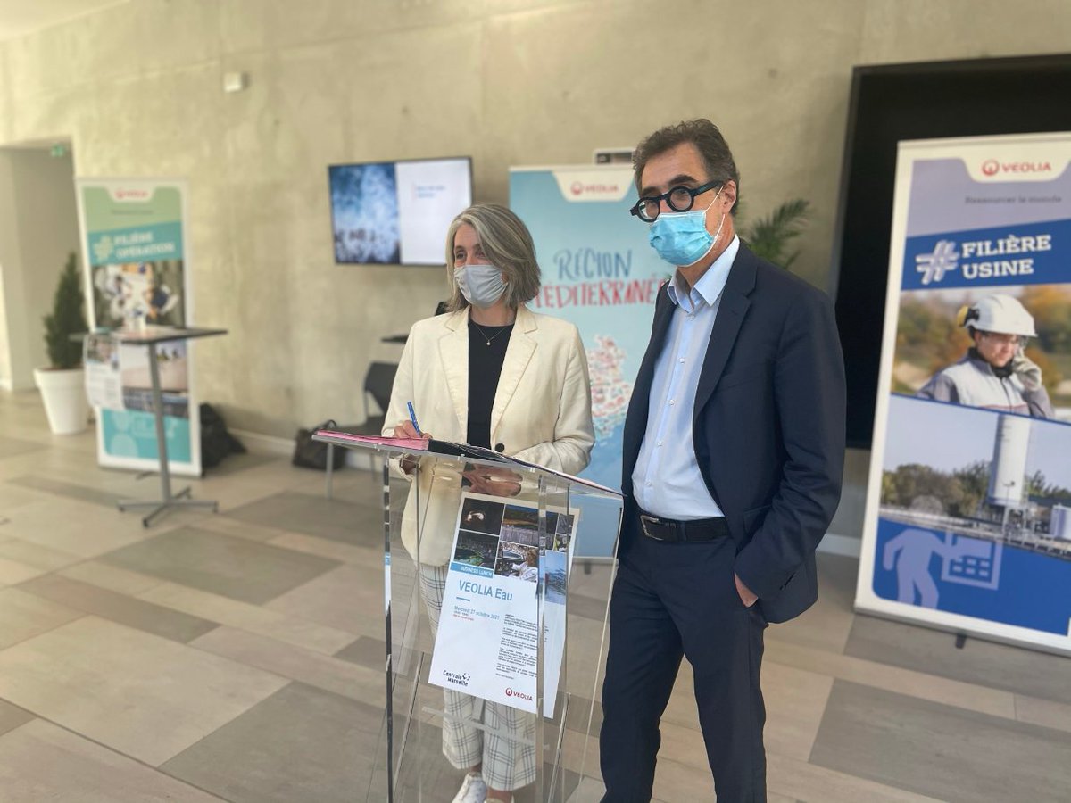 Centrale_Med's tweet photo. [#RelationsEntreprises] Invitée du Business Lunch d'hier @Veolia_FR ! L’entreprise a dans un 1er temps échangé avec les élèves puis signé son nouveau partenariat avec L’École. Nous nous réjouissons de cette nouvelle collaboration et remercions nos invités ! @RERV_ECMars https://t.co/ls8rQDQQZb
