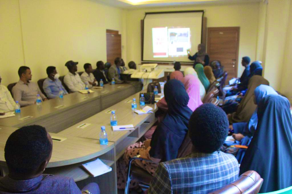 DrHodanOsman's tweet photo. Immensely enjoyed giving a lecture yesterday on Strategic Communication Skills in Today’s Digital Age to a promising team of upcoming diplomats at The Diplomatic Institute المعهد الدبلوماسي at the Somali Ministry of Foreign Affairs. https://t.co/CRUNTJM49K