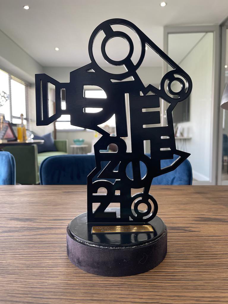 pacinamix_za's tweet photo. Our DIFF award is finally home!

#Pacina@Work #Zero2Hundred https://t.co/4ZbSkC2o8T