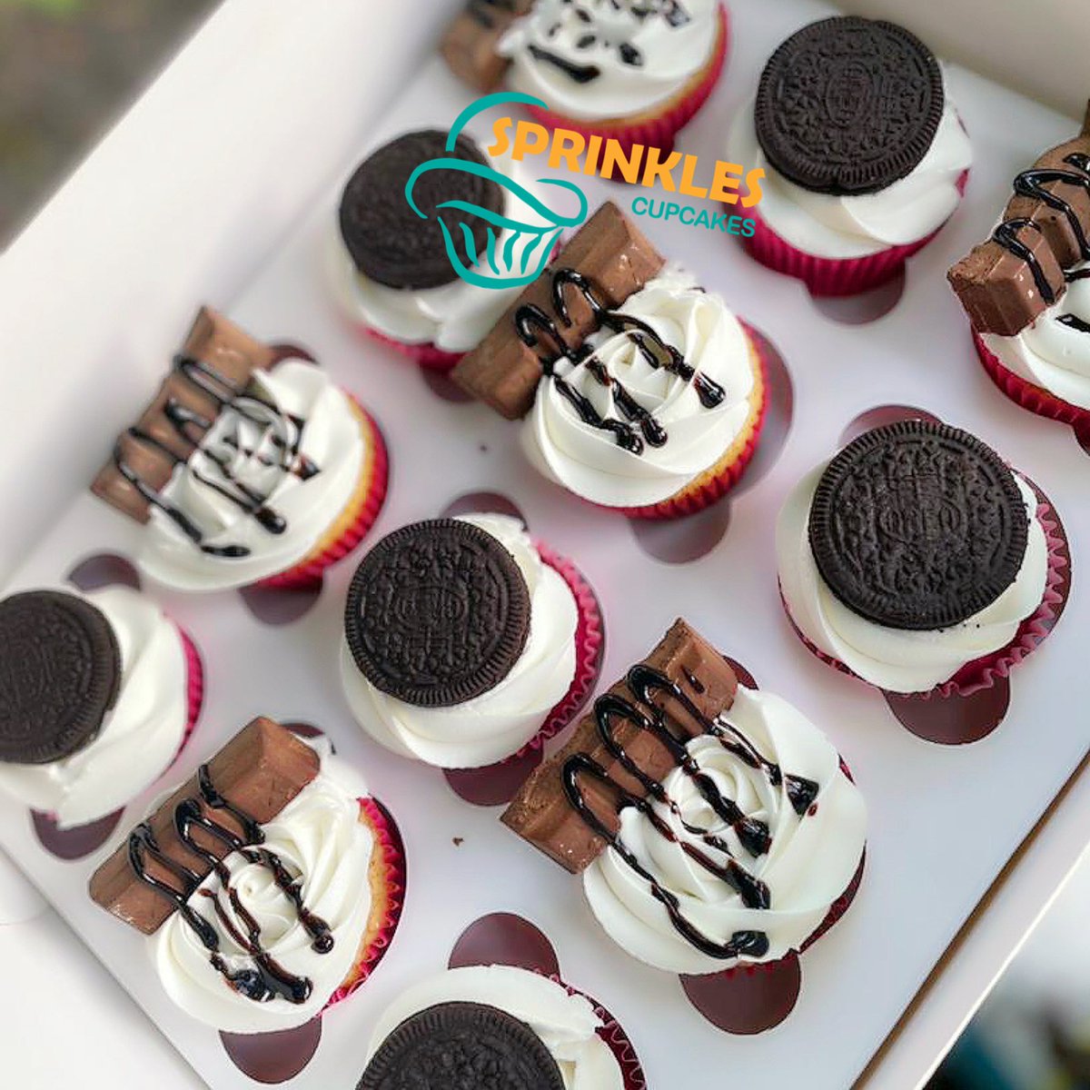 sprinklesgh's tweet photo. Do y’all like it raw ? 🤭
Dm, call or WhatsApp us to place your orders at least 24 hours before time. 
#sprinklescupcakes #thursdayvibes #CupCake https://t.co/kjC84KqiRG
