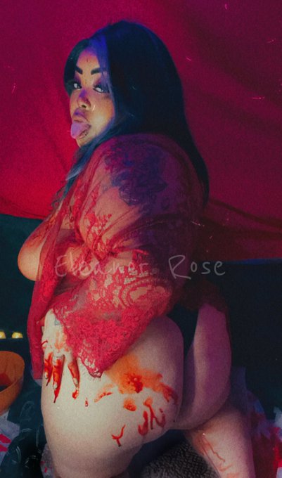 The moon is my sun, the night is my day, Blood is my life, and you are my prey. https://t.co/9DYzE1p<a href="/tag/nipslip"class="tags"><span>#nipslip</span></a><a href="/tag/tittytuesday"class="tags"><span>#tittytuesday</span></a><a href="/tag/titsouttuesday"class="tags"><span>#titsouttuesday</span></a>