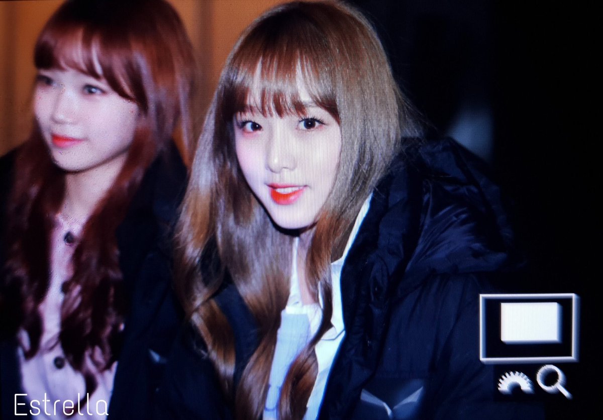 timeto_yena's tweet photo. 181028 블루룸

#최예나 #예나 #yena #イェナ
#아이즈원 #IZONE https://t.co/cYMZOLwt0U