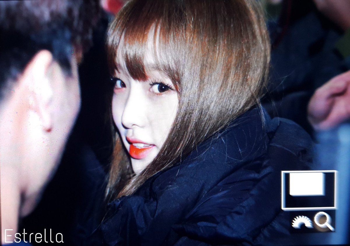 timeto_yena's tweet photo. 181028 블루룸

#최예나 #예나 #yena #イェナ
#아이즈원 #IZONE https://t.co/cYMZOLwt0U