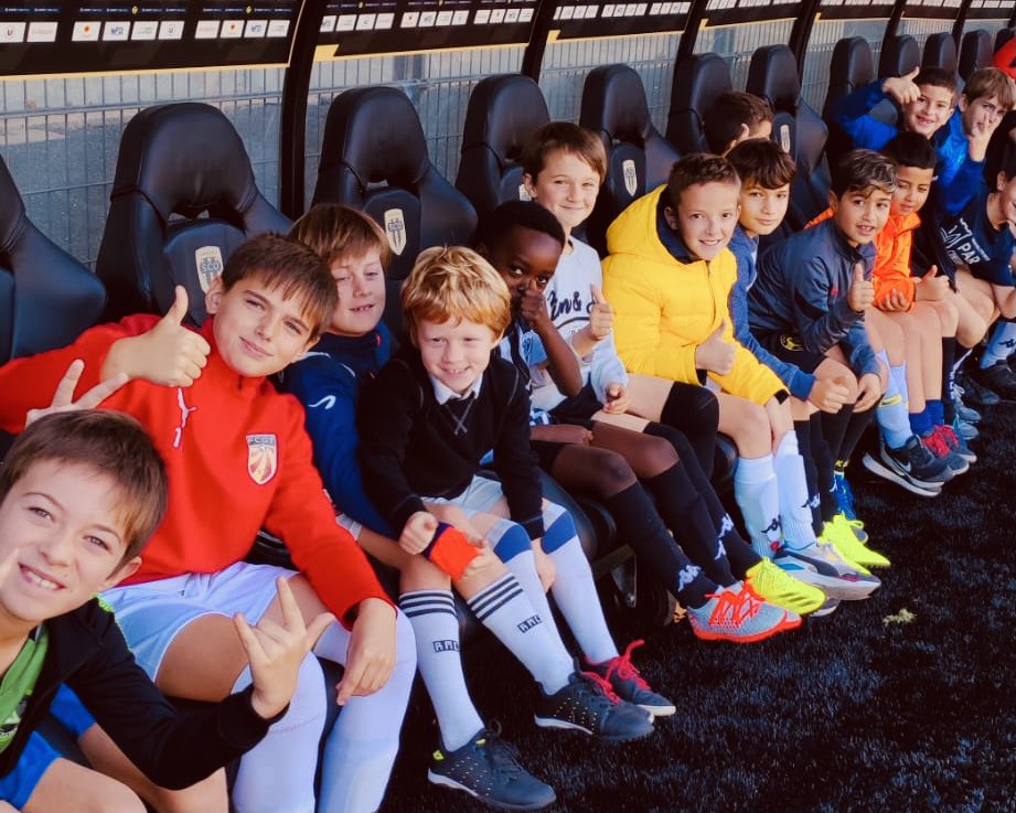 SCOFootsal's tweet photo. #StageAngersSCO #PleinLesYeux

𝙑𝙞𝙨𝙞𝙩𝙚 𝙙𝙪 𝙨𝙩𝙖𝙙𝙚 🏟, 𝙚𝙣𝙩𝙧𝙖𝙞𝙣𝙚𝙢𝙚𝙣𝙩 𝙙𝙚𝙨 𝙥𝙧𝙤𝙛𝙚𝙨𝙨𝙞𝙤𝙣𝙣𝙚𝙡𝙨 ✍️ 𝙚𝙩 𝙢𝙖𝙩𝙘𝙝𝙨 𝙚𝙣 𝙛𝙤𝙤𝙩 𝙞𝙣𝙙𝙤𝙤𝙧 🔥 !

#LaForceDuSCO #CommeDesPros https://t.co/72qjtwRe1a