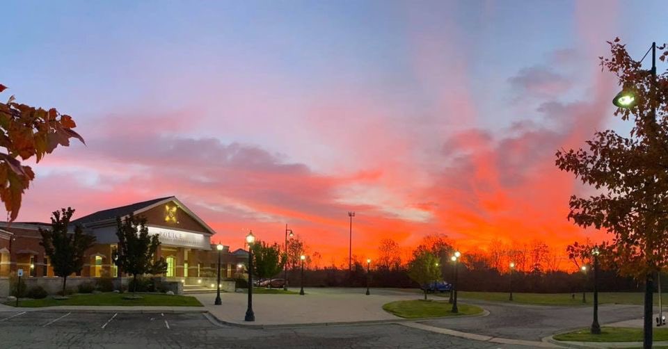 GBTPOLICE's tweet photo. A beautiful start to this Thursday!  We hope everyone has a safe and productive day.  Remember to be kind to those you cross paths with!  Your smile or kind words could make all the difference. https://t.co/UaJQilsnfa