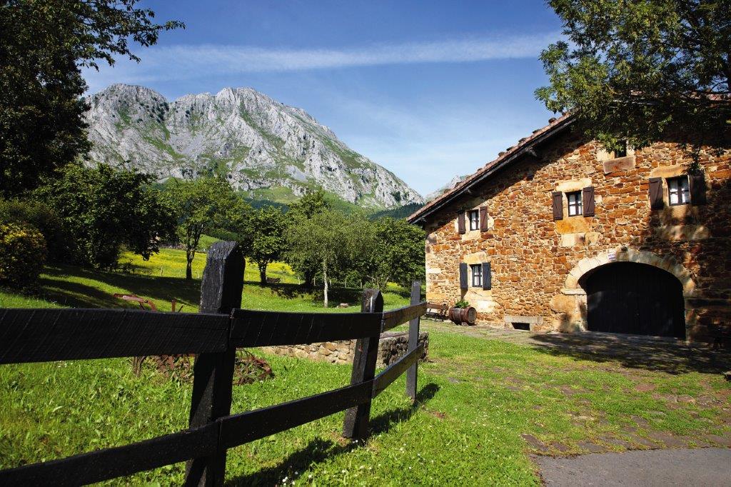 hazifundazioa's tweet photo. ➡️#Labean:Landa Ingurunean Gizarte Berrikuntza Sortzen proiektuko Gizarte Berrikuntzaren asteazkenetan programaren 2. #webinar saioa egin da.
⛰Mendinet Taldearen #SmartRural proiektuarekin koordinatuta antolatutako jardunaldia gazteriari buruzkoa izan da.
#online #berrikuntza https://t.co/f0DOCtz4Dk