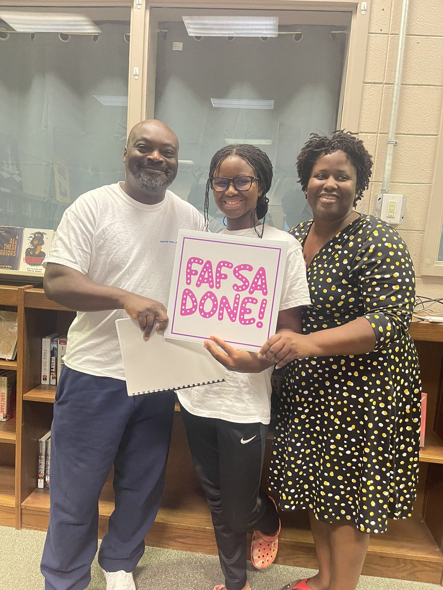 FAFSA workshop was a huge success last night! Highest turnout ever! First year we’ve had the signs, &amp; after two hours of W2s and frustration, these were such a comic relief as they left. 😂 #BetterTogether #FAFSA HUGE thanks to our GSFC expert for walking them through <a href="/GAfutures/">gafutures</a>