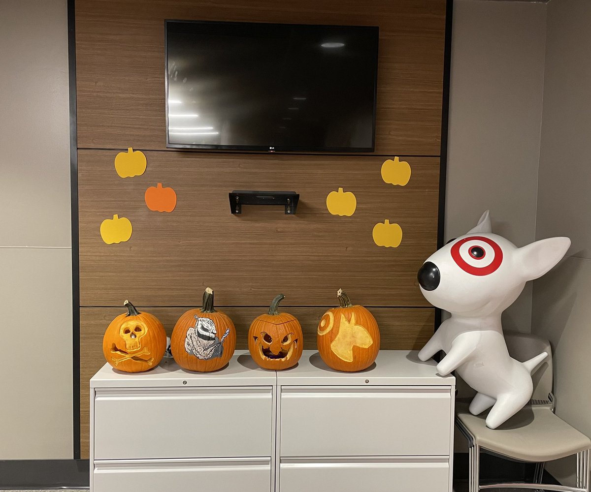 Pumpkin decorating contact at #T0622 🎯🎃 Which one would you vote for?? #D148 <a href="/Kay_Moore81/">Kay Moore</a> <a href="/JenniSilverth11/">Jenni Silverthorn</a> <a href="/JordanOrians/">Jordan Orians</a> <a href="/_TheNickOwens/">Nick Owens</a> <a href="/TargetCher/">Cherese C</a>