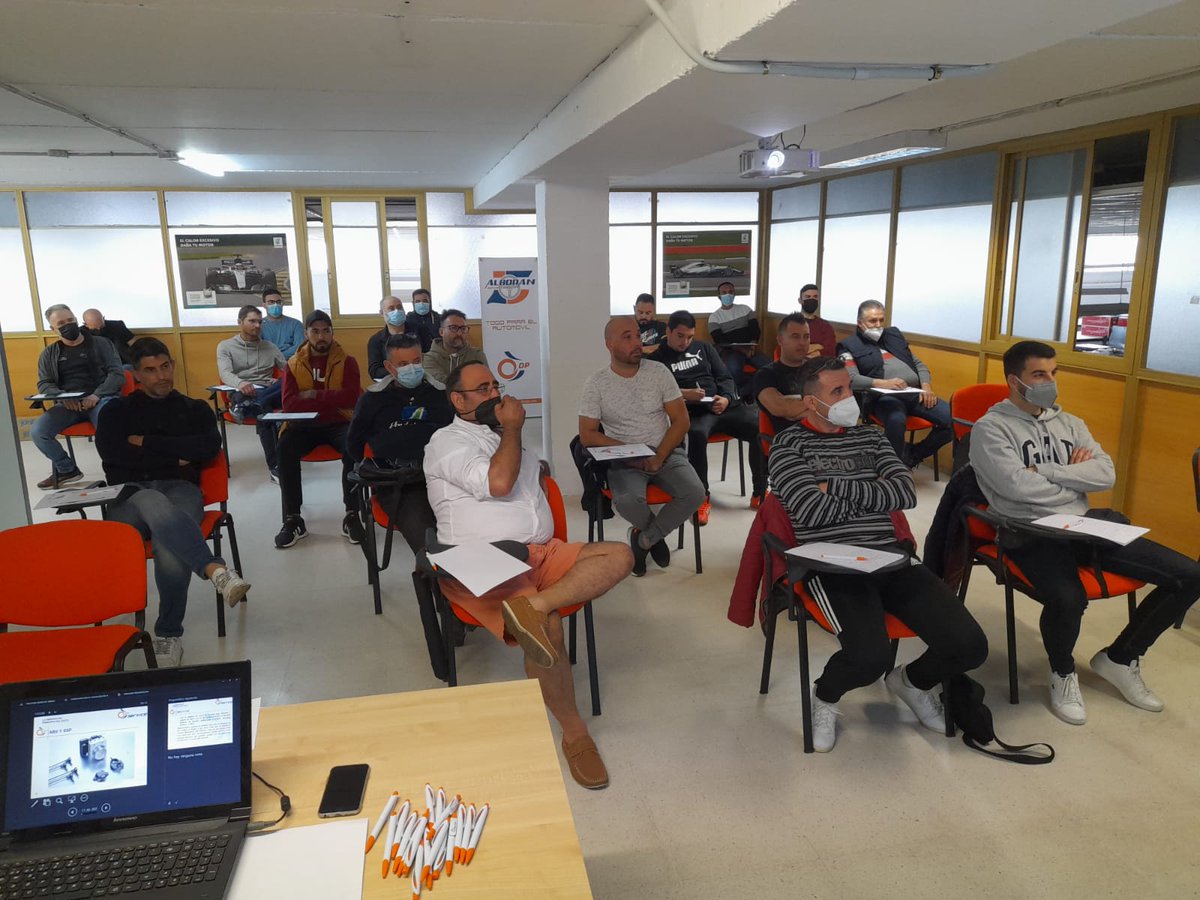 DIPARTSL's tweet photo. 🧑🏫 Nuestro técnico del #DPService, Borja Palomera, está por el sur de España formando sobre los sistemas de seguridad ADAS
Ayer, con nuestro #socioDIPART, Autorecambios Alborán
📣 ¿Te interesa? ¡Contacta con tu distribuidor DIPART y apúntate a los próximos!
🔸 #somosDIPART 🔹 https://t.co/seOabZfZ3s