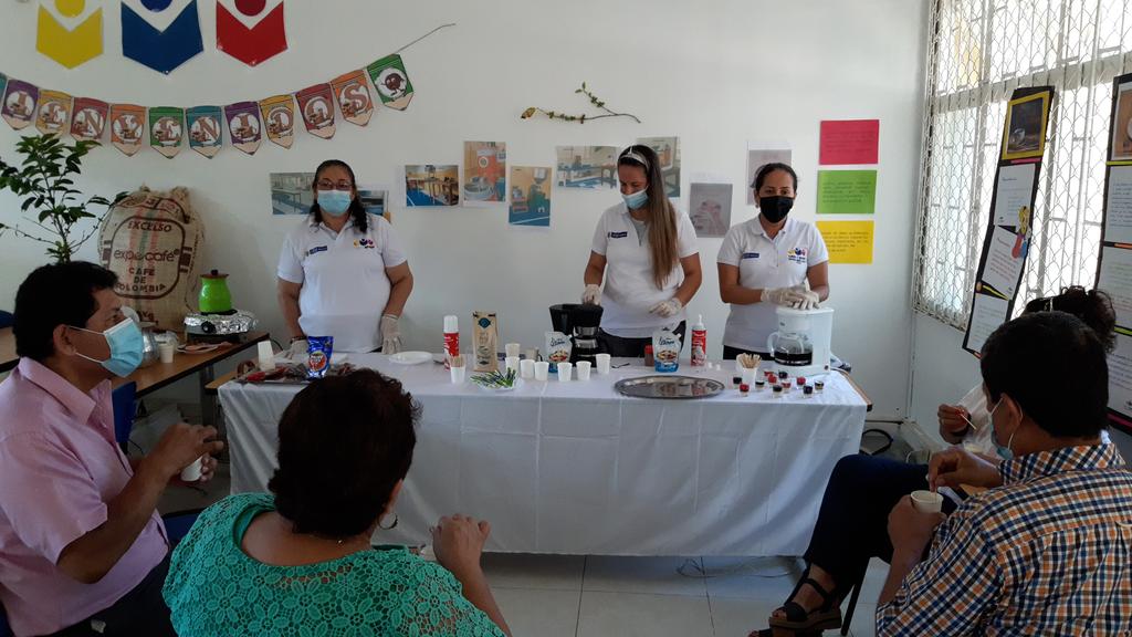 IsidroC20140212's tweet photo. @PTA_Colombia, @Daz4Grace @Mineducacion Encuentro Rectores y Tutores CUNDINAMARCA Alto Magdalena. CAFE POR EL MUNDO https://t.co/zbnPUZQFEq