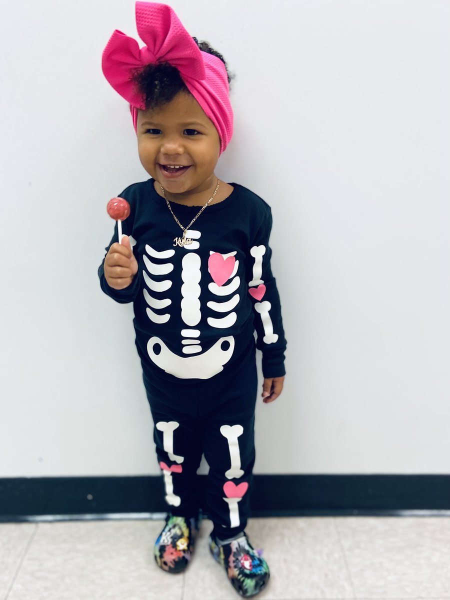 LaLa4eveerr's tweet photo. Spooky szn 💕🦴 https://t.co/DmrFhjyBRQ