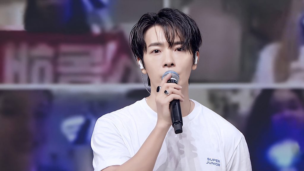 romantic861015's tweet photo. 흑발 이동해 인간포카리💙 https://t.co/ZvCJBmRb5C