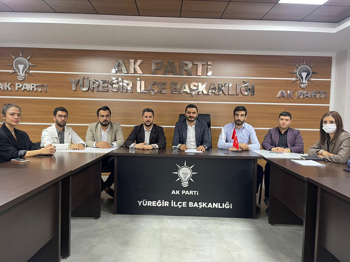 akgenclkyuregir's tweet photo. Haftalık Olağan İlçe Yönetim Kurulu Toplantımızı Bölge  Koordinatörümüz ve MKYK Üyemiz Sayın @mehmtceran Başkanımız ve İl Başkanımız Sayın @mustafayildiiz ile beraber il yönetim kurulu üyelerimizle gerçekleştirdik.

Toplantımızın hayırlara vesile olmasını temenni ederiz. https://t.co/o1UTWoMamU