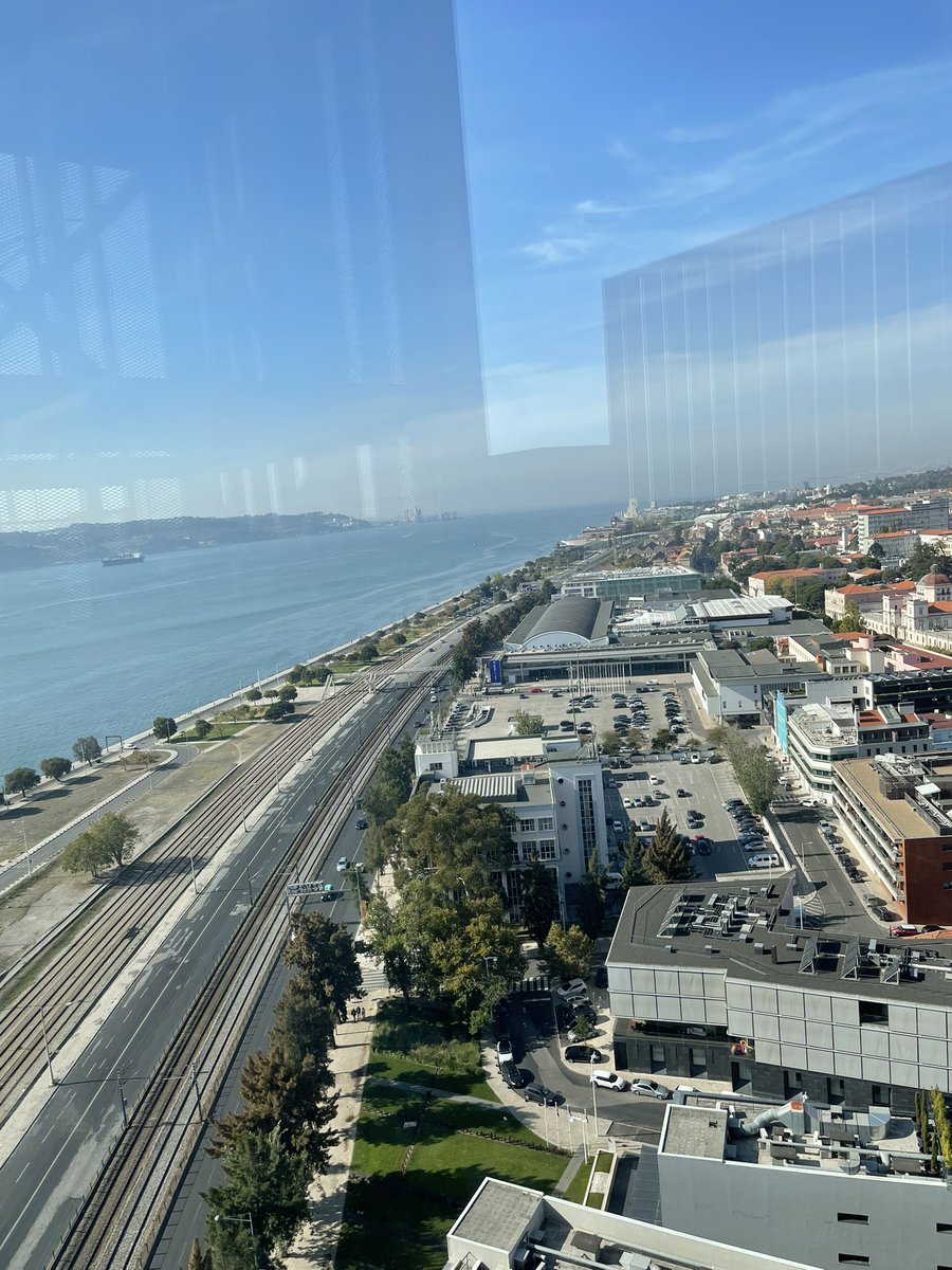 roberto3176's tweet photo. Hey look, it’s right there! #eusem21 @ponte25abril https://t.co/XDPv4zMp0l