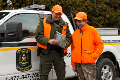 ONresources's tweet photo. Hey hunters! Carrying a firearm in your vehicle?
🚗 It is illegal to have a loaded firearm while in or on a vehicle
🚗 Includes firearms carried in the box of a pickup or a firearm laid in or on a vehicle.
🚗 It is illegal to shoot from a vehicle
#HuntSafeON #ONresources https://t.co/87skYIe7D4