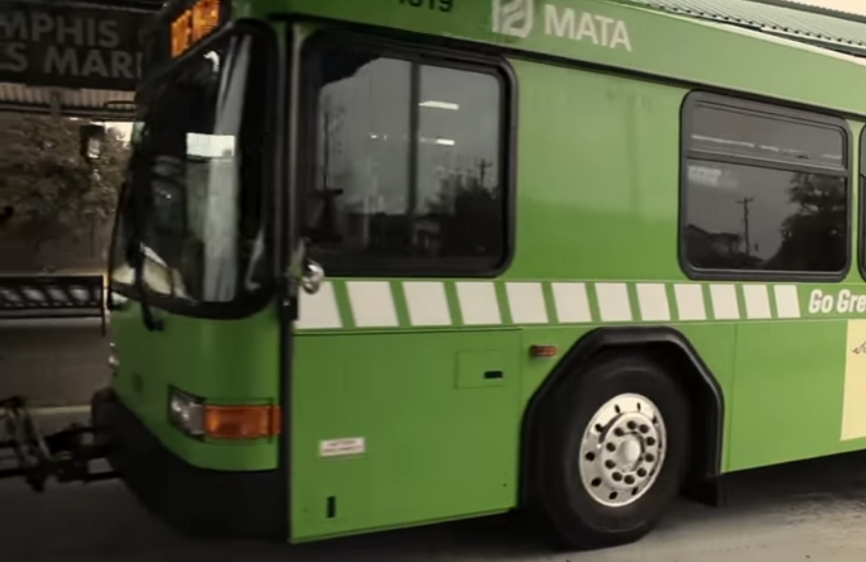 ShelbyTNHealth's tweet photo. It's Rideshare Thursday!  Think different about how you commute. Wear your mask and try @RideMATA.   #dontdrivealone  #usealternativetransportation https://t.co/3P4n1la0Du