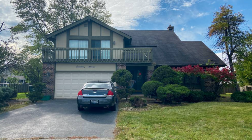 Century21ELM's tweet photo. 1711 W Waverly Ct  Arlington Heights
Incredible opportunity to rehab this huge 4 bedroom home set on a large cul-de-sac lot! This home has a lot of potential and features large room sizes, an attached two-car garage and park-like yard.
https://t.co/FK2SZTAspB #rehab #century21elm https://t.co/ZnGtAhTKOw