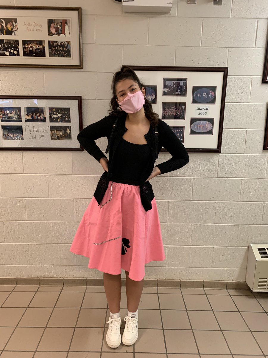HolySpiritHS's tweet photo. Love the looks! More interns and our students council president Ella Niblock. https://t.co/XKj3W6KipD