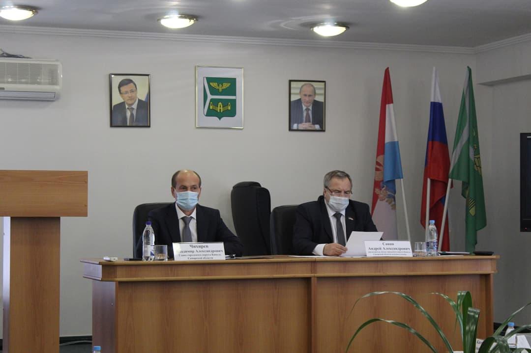 kinelduma's tweet photo. Сегодня на очередном заседании Думы досрочно прекращены полномочия Главы городского округа Кинель Владимира Александровича Чихирева в связи с отставкой по собственному желанию. Соответствующее заявление он подал в начале прошлой недели, 18 октября. https://t.co/yVbT3cWwof