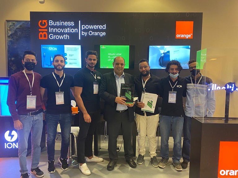 BIGByOrange's tweet photo. HE. Ahmad Al Hanandeh Minister of @joModeejo visiting our startups booth at #aidtsec2021 #sofex exhibition. 
@IONmicrosystem , @BOB. https://t.co/La5bNbVW99