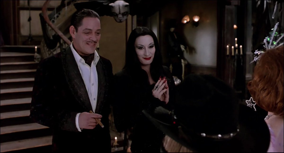 triiiplice's tweet photo. The Addams Family (1991) dir. Barry Sonnenfeld https://t.co/JqNXtQ0CyH